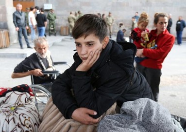 THOUSANDS OF ETHNIC ARMENIANS FLEE NAGORNO-KARABAKH FEARING REPRISALS